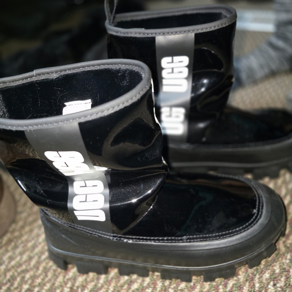 UGG  Glossy Black Snow Boots